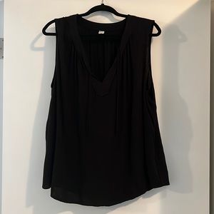 2/$20 💚 Old Navy Sleeveless Blouse